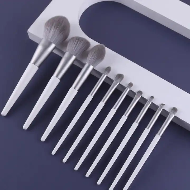 Makeup brush