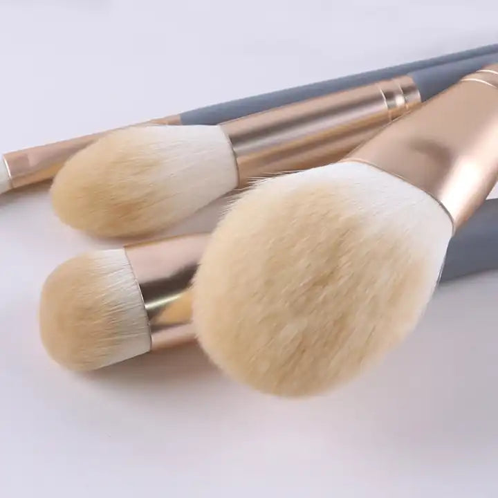 Makeup brush